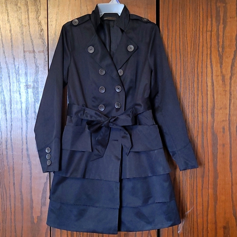 Gorgeous black layered trenchant, woman's size 5, orra boutique